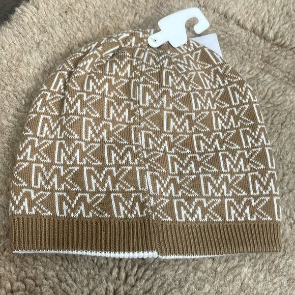 MICHAEL Kors Tan White Logo Print Knit Beanie Hat New - Picture 1 of 3